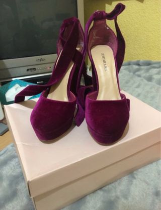 Sandalias Stradivarius tacón alto terciopelo morad