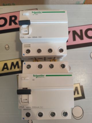 2u Diferencial 4p 25A 300mA Schneider