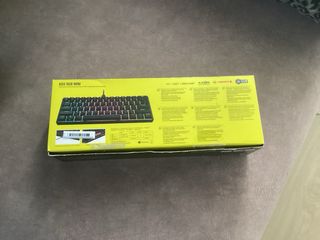 Teclado Mecánico Corsair K65 60% RGB