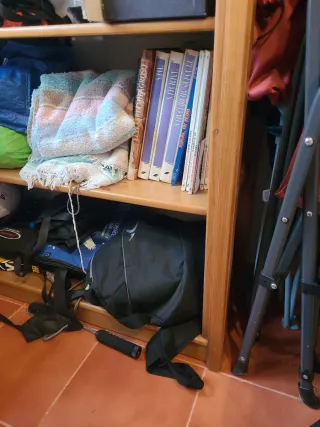 Estantería de madera de pino macizo