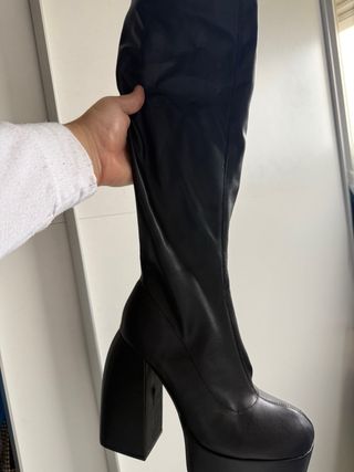 Botas altas negras