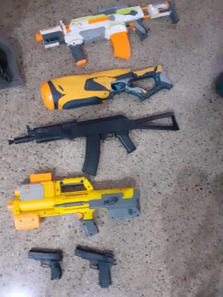 Lote de armas de juguete