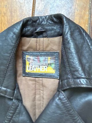 Abrigo de piel marrón oscuro