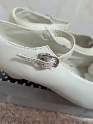 Zapatos de flamenco blancos con tira