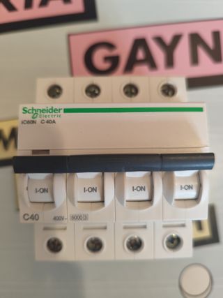 4x Magnetotérmico Schneider 40A