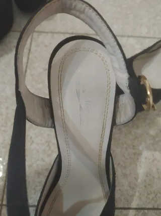 Scarpe con tacco e brillantini n. 15