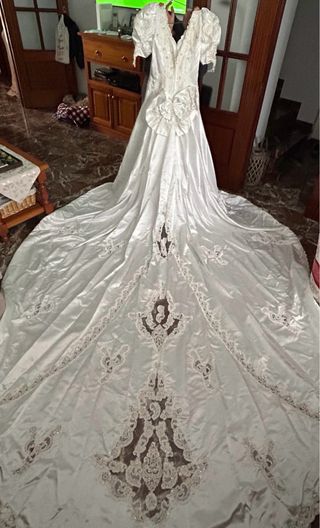 Vestido de Novia Blanco con Cola