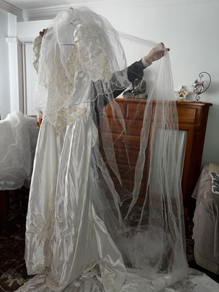 Vestido de Novia Blanco con Cola