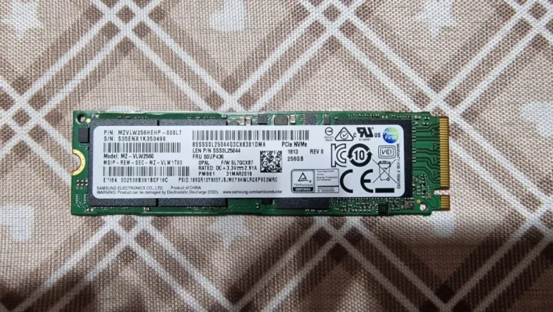 SSD NVMe Samsung 256GB MZ-VLW2560