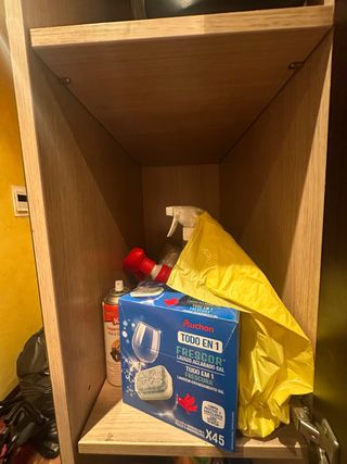 Mueble Almacenaje con Espejo y Estantes