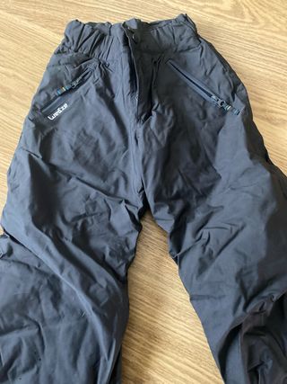 Pantalón esquí talla 8 y guantes. 115-124 cm