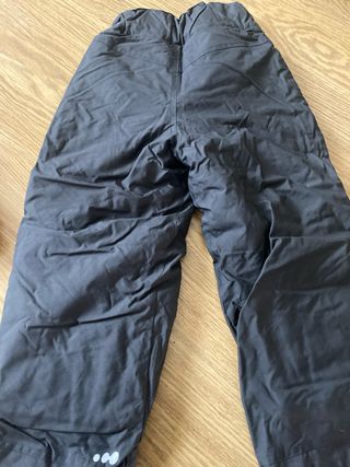 Pantalón esquí talla 8 y guantes. 115-124 cm