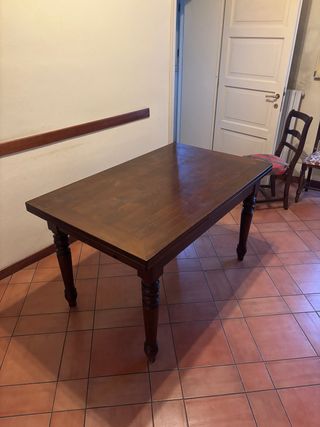 Tavolo da pranzo in legno massello