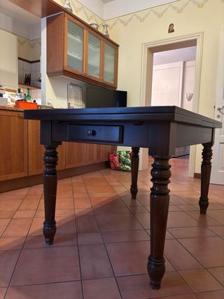 Tavolo da pranzo in legno massello