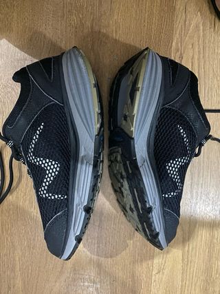 Zapatillas MBT Negras y Grises