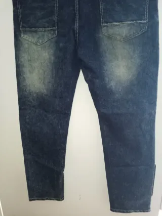 Pantalón vaquero hombre elásticos.