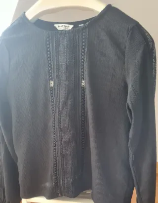 Blusa Naf Naf negra con encaje Talla L