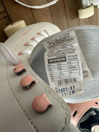 Juego de patines y protecciones