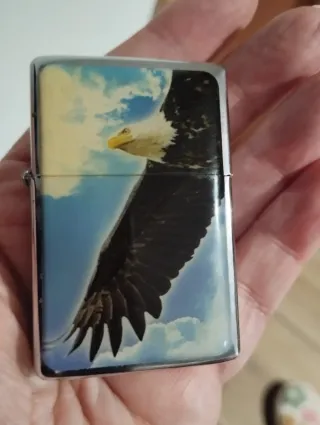 Mechero de gasolina con águila