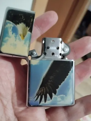 Mechero de gasolina con águila