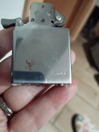 Mechero de gasolina con águila