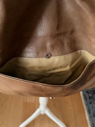 Borsetta in pelle con borchie