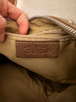 Borsetta in pelle con borchie