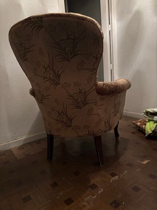 Butaca orejera floral