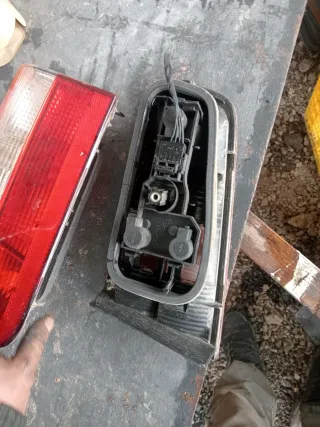 Pilotos Maletero Renault Laguna