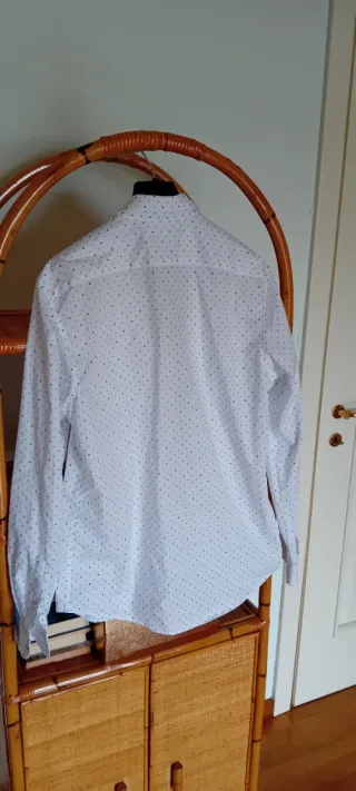 Camicia bianca a pois