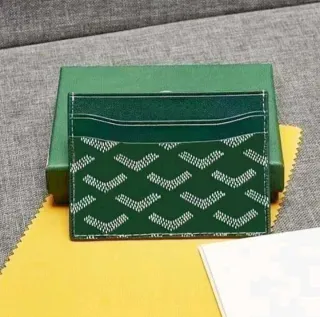 Cartera roja con estampado