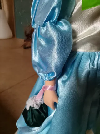 Bambola in porcellana