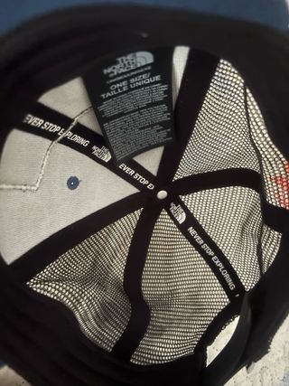 Gorra The North Face Negra y Azul