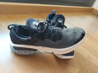 Zapatillas Nike Joyride Run Negro/Blanco