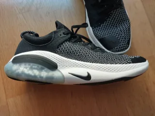 Zapatillas Nike Joyride Run Negro/Blanco