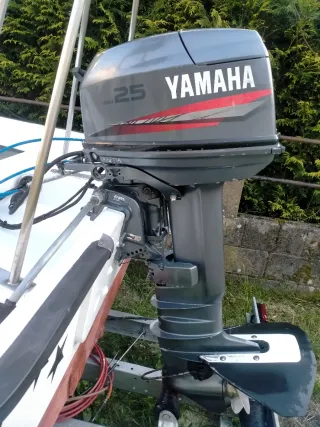 Planeadora con motor Yamaha