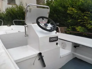 Planeadora con motor Yamaha