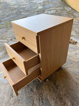 2 mesitas de escritorio con ruedas