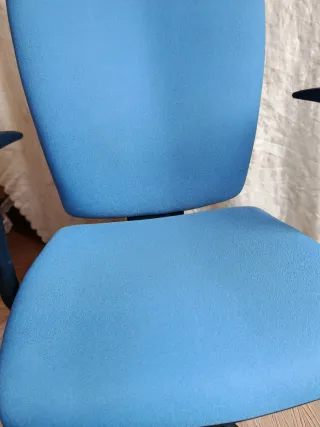 Silla oficina escritorio funciona bien sube y baja