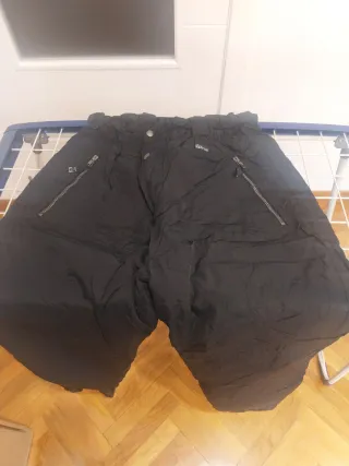 Pantalones de nieve negros. Talla 54