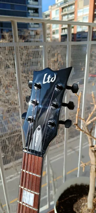 ESP LTD EC Flat Top Guitarra Eléctrica