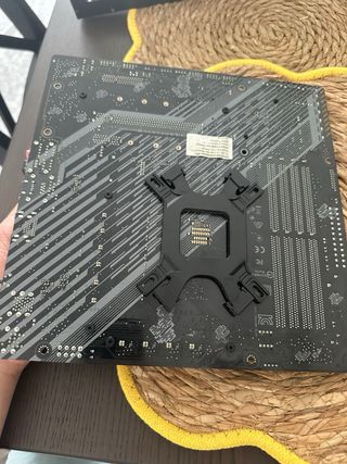 Placa Base Asus TUF GAMING B550M-PLUS y disipador