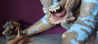 OFERTA. FIGURA RANCOR STAR WARS HASBRO 2008