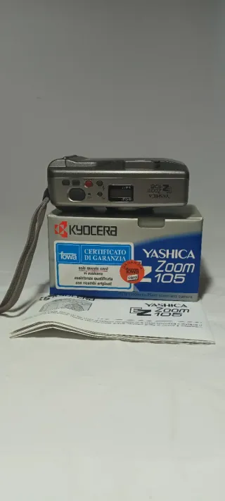 Yashica Zoom 105 35mm con scatola