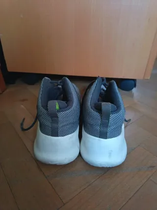 Zapatillas Nike NSW grises y verdes