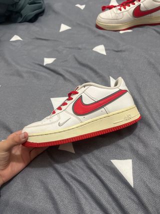 Nike Air Force 1 Blancas y Rojas