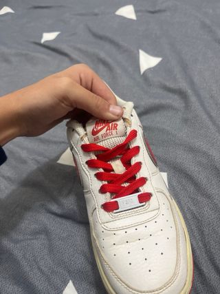 Nike Air Force 1 Blancas y Rojas