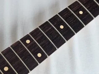 Manico Bezier per chitarre Stratocaster