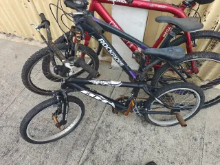3 Bicicletas de 2 Montaña Aluminio y 1a BMX BH