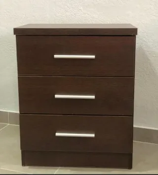 Armario de madera marrón 3 puertas